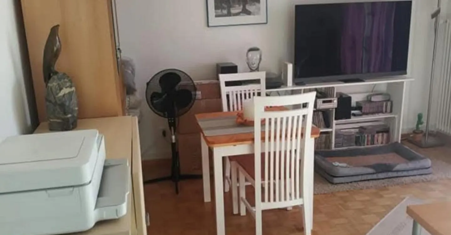 2-room apartment with balcony - Photo 3 of 10