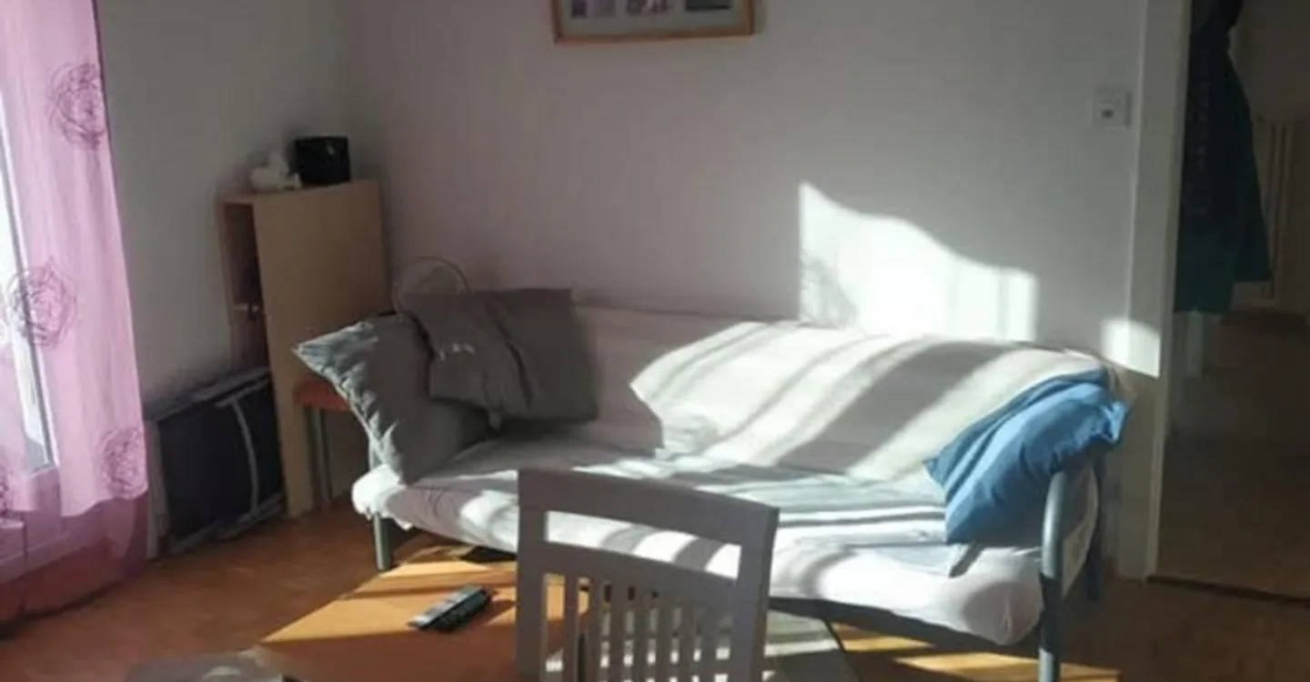 2-room apartment with balcony - Photo 9 of 10