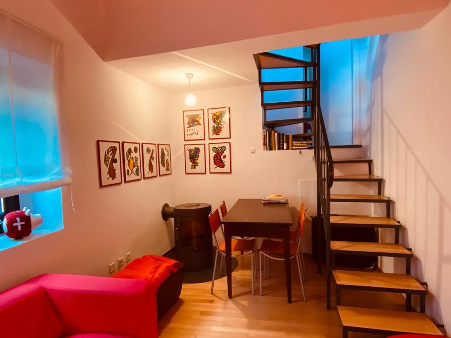 Maison individuelle avec meubles, véranda et jardin privé dans un emplacement calme et ensoleillé - Photo 4 sur 17