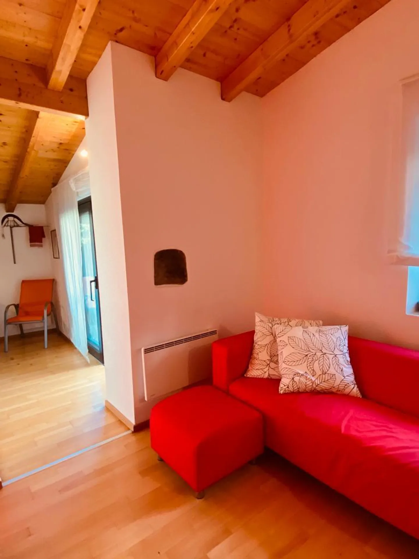 Maison individuelle avec meubles, véranda et jardin privé dans un emplacement calme et ensoleillé - Photo 6 sur 17