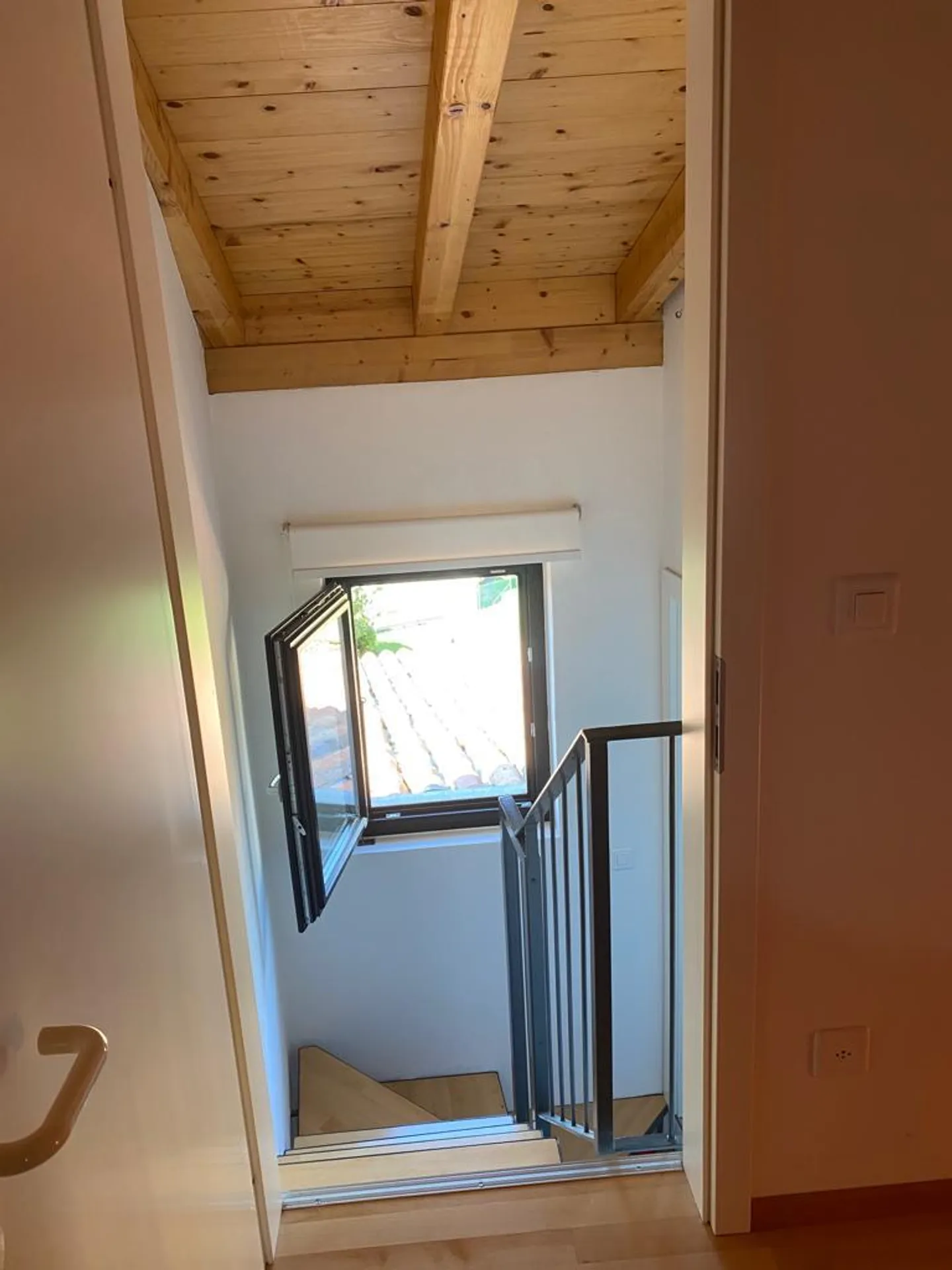 Maison individuelle avec meubles, véranda et jardin privé dans un emplacement calme et ensoleillé - Photo 14 sur 17