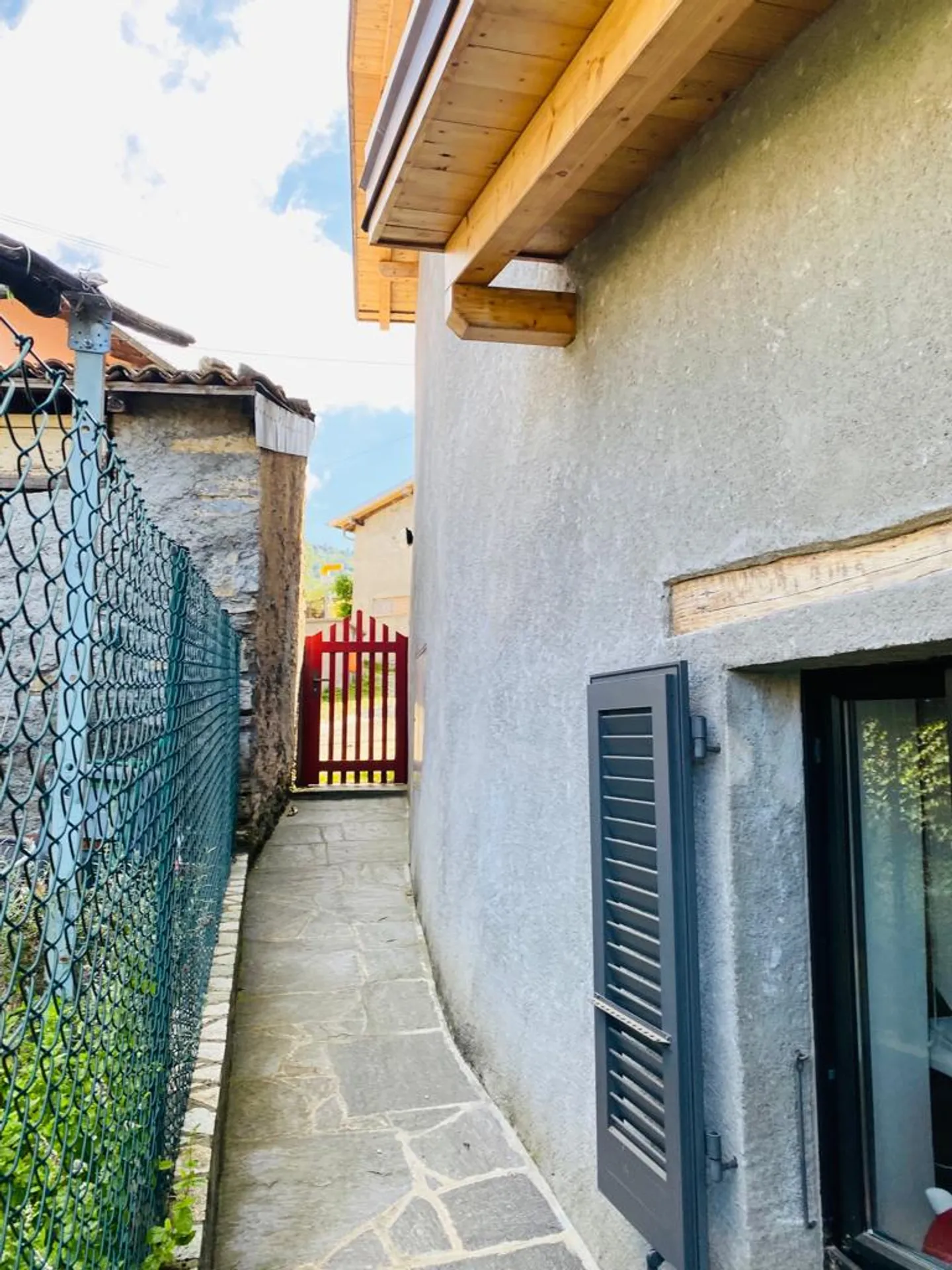 Maison individuelle avec meubles, véranda et jardin privé dans un emplacement calme et ensoleillé - Photo 15 sur 17