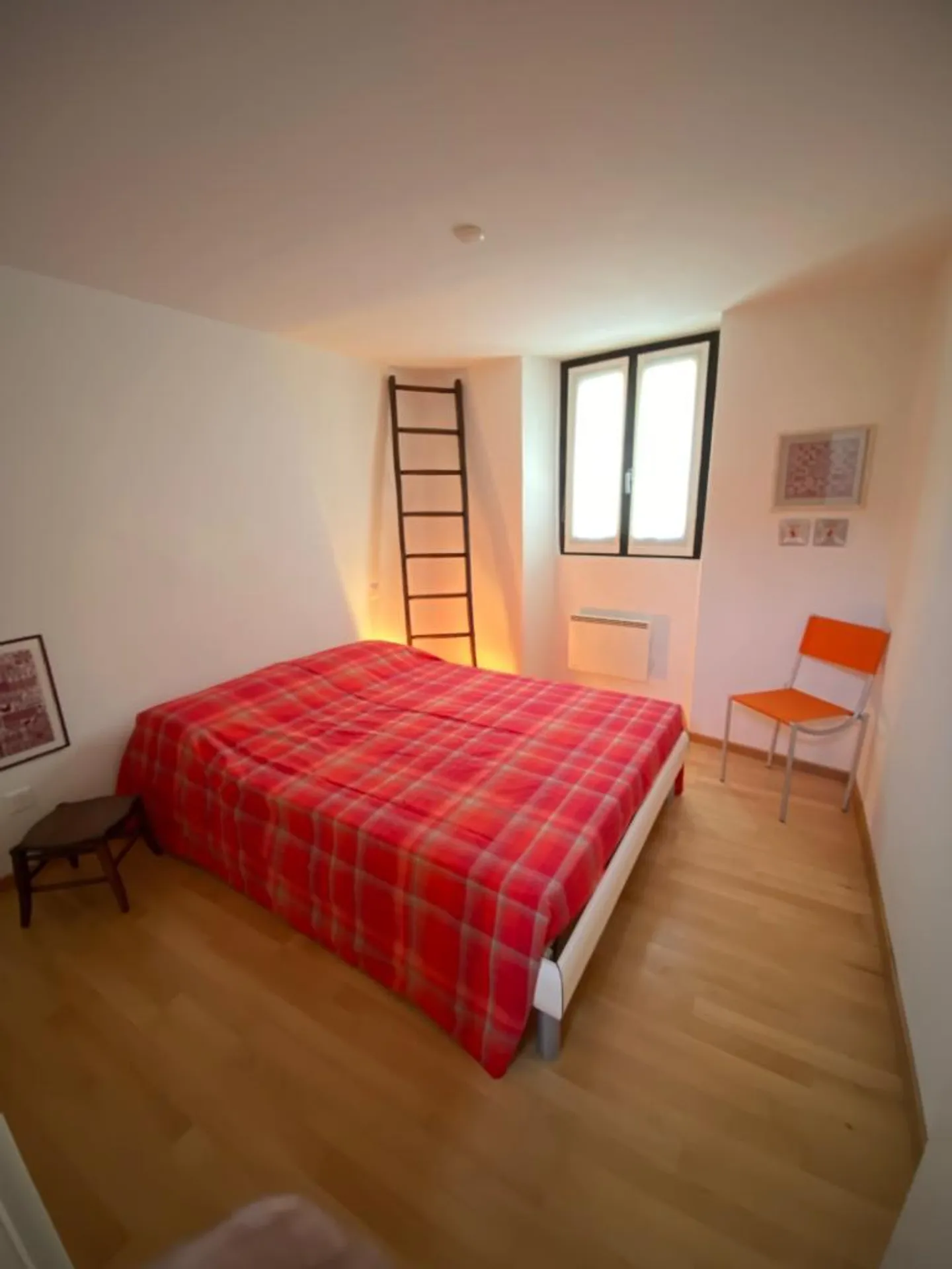 Maison individuelle avec meubles, véranda et jardin privé dans un emplacement calme et ensoleillé - Photo 10 sur 17