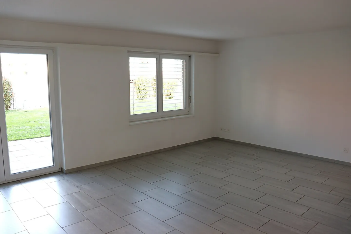 Modern Elegance: Stylish Apartment with Generous Outdoor Area! - Photo 3 of 16