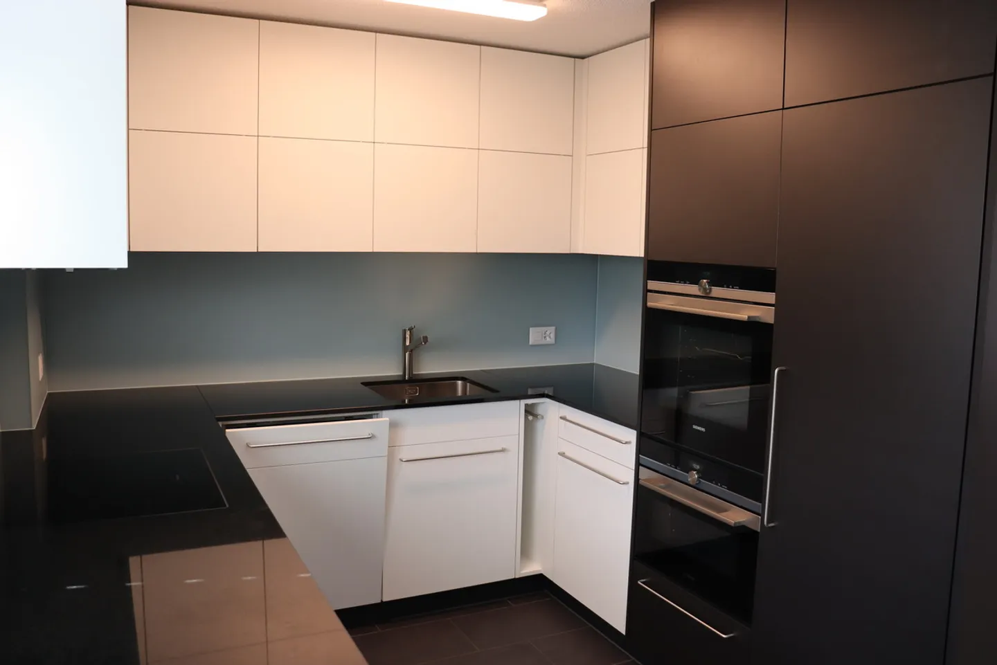 Modern Elegance: Stylish Apartment with Generous Outdoor Area! - Photo 6 of 16