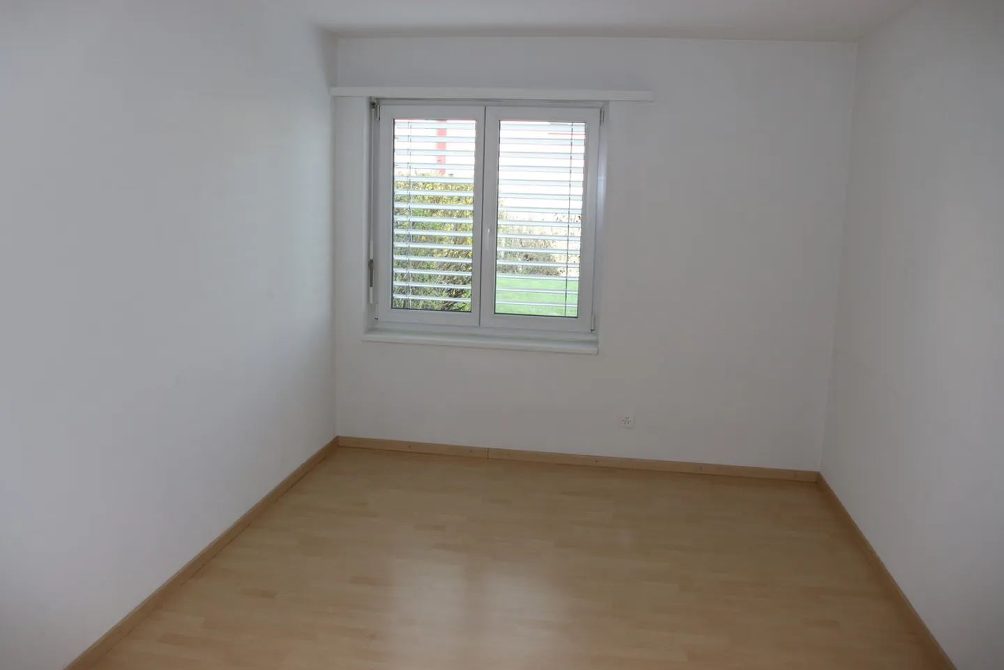 Modern Elegance: Stylish Apartment with Generous Outdoor Area! - Photo 11 of 16