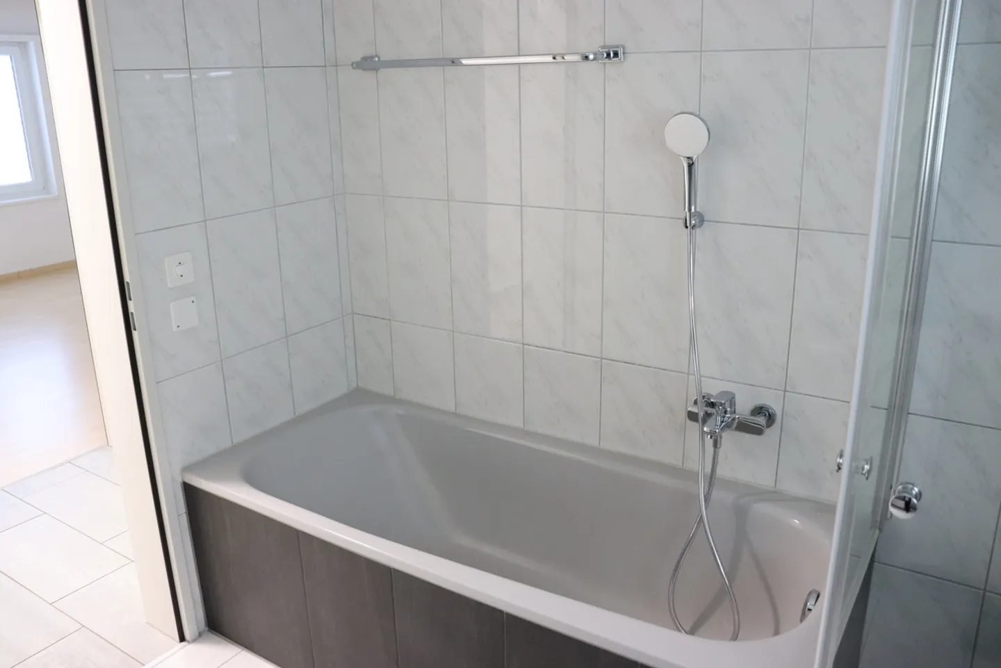 Modern Elegance: Stylish Apartment with Generous Outdoor Area! - Photo 14 of 16