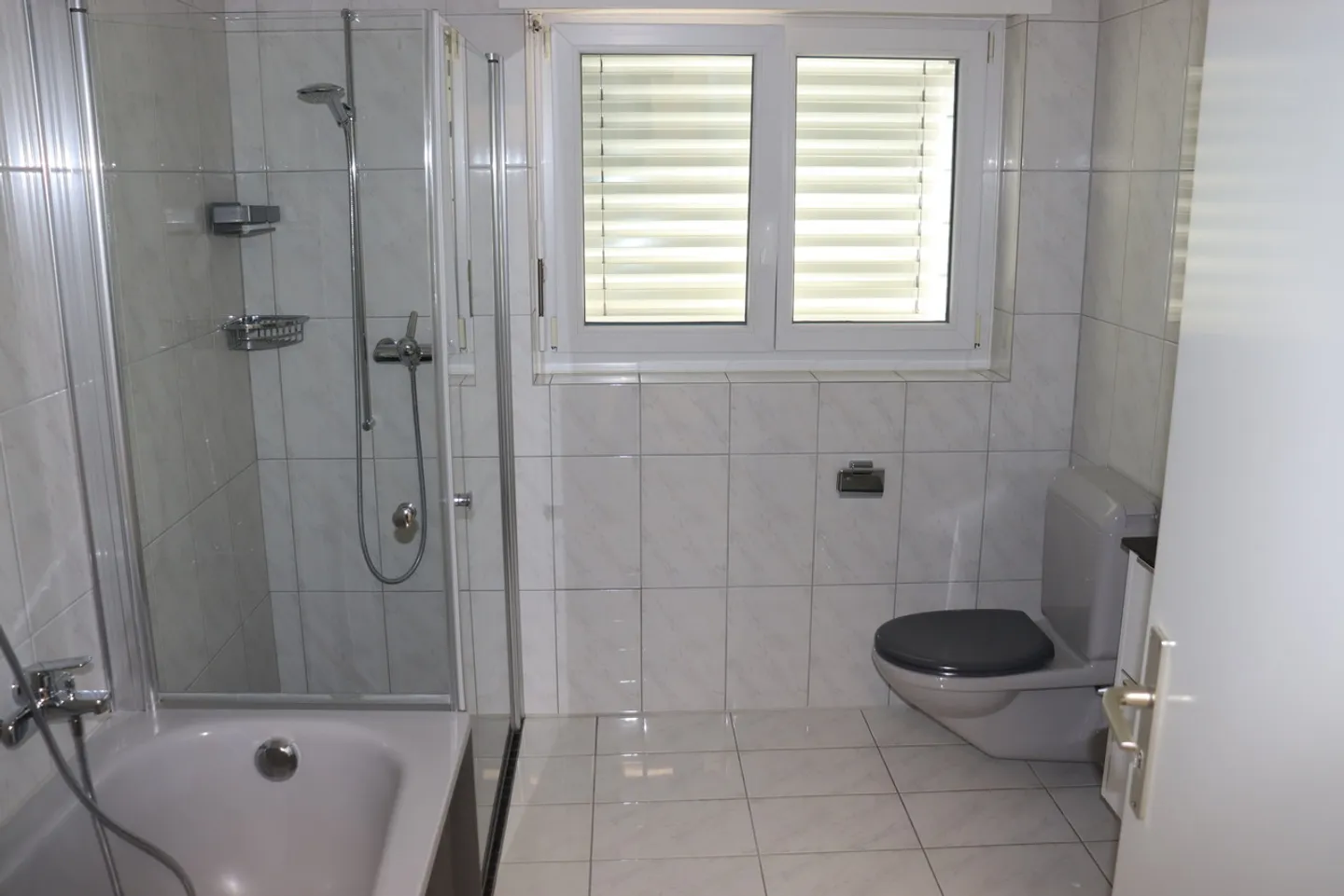 Modern Elegance: Stylish Apartment with Generous Outdoor Area! - Photo 12 of 16