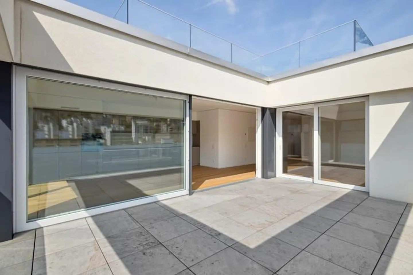 Au cœur de Paradiso, penthouse de 3,5 pièces avec terrasse et jardin sur le toit - Photo 1 sur 5