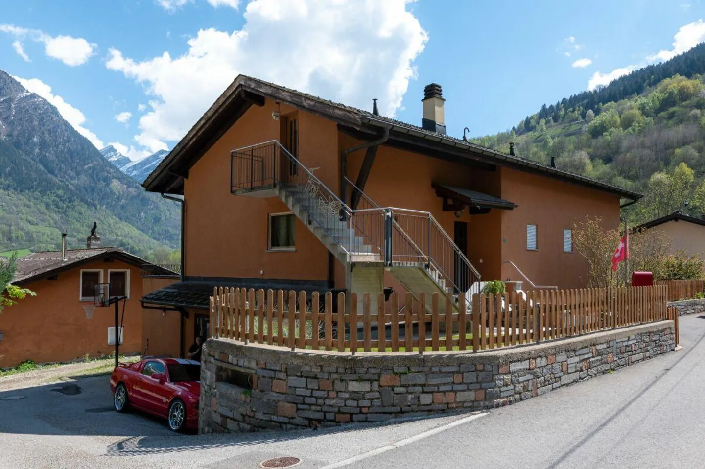 Scopri la tua oasi di spazio e comfort a Olivone - Foto 2 di 19
