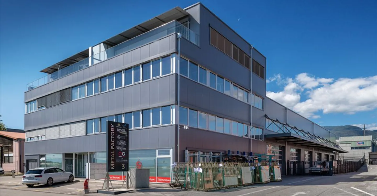 Mixed-use building for rent - Photo 11 of 11