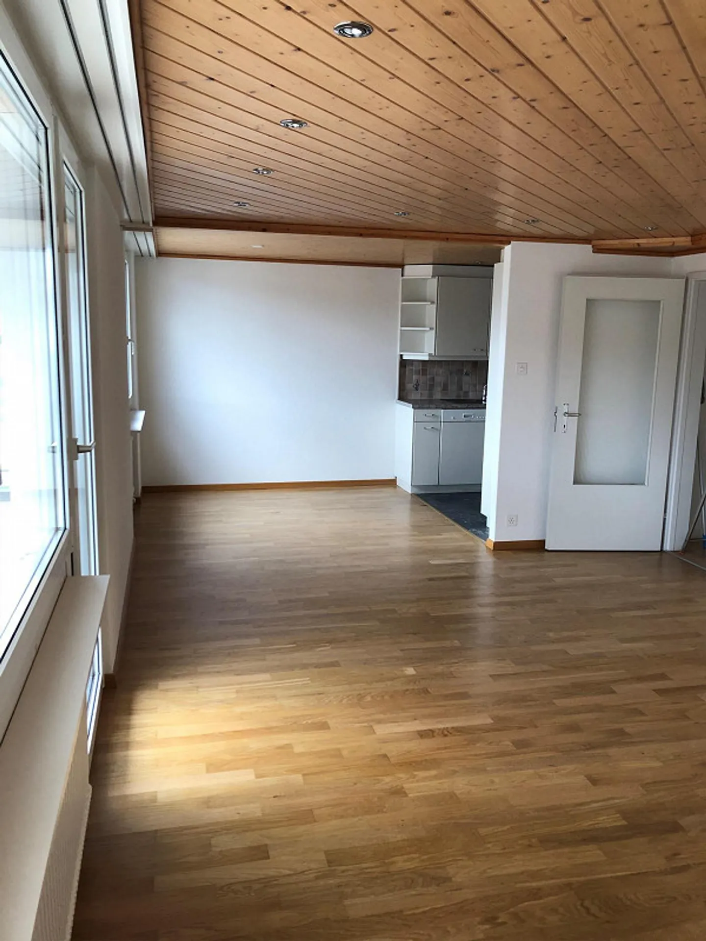 Ampio appartamento familiare in una posizione tranquilla - Foto 2 di 8