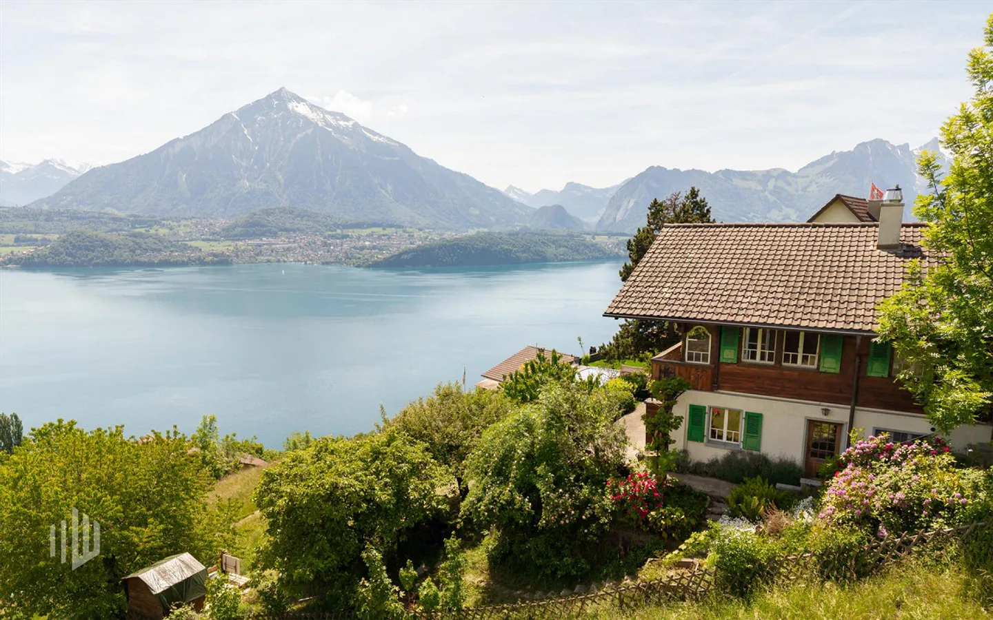 ImmoWyss - Chalet 2 familles avec une vue infiniment belle sur le lac et les montagnes - Photo 2 sur 10