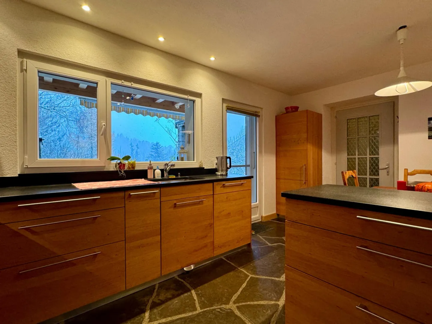 Prächtiges Dorfhaus mit 3 Wohnungen - Foto 3 von 13