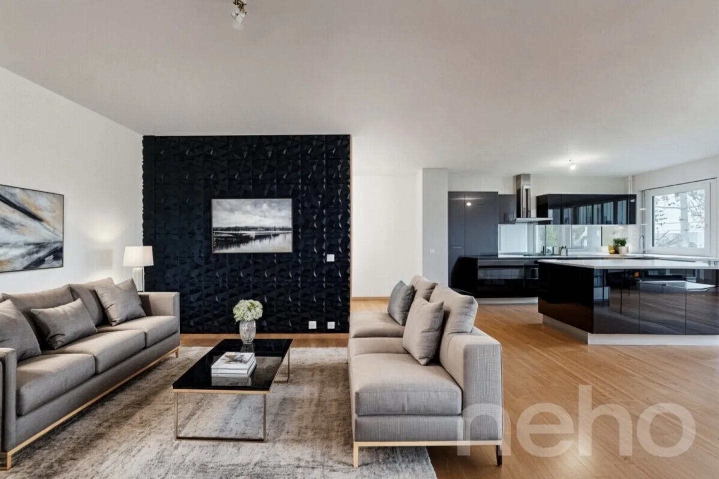 Renovierte und durchgehende Wohnung, ideal gelegen - Foto 1 von 9