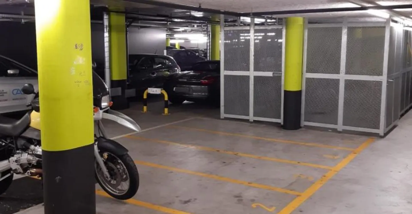 Place de parking pour moto à Zurich - Photo 6 sur 6