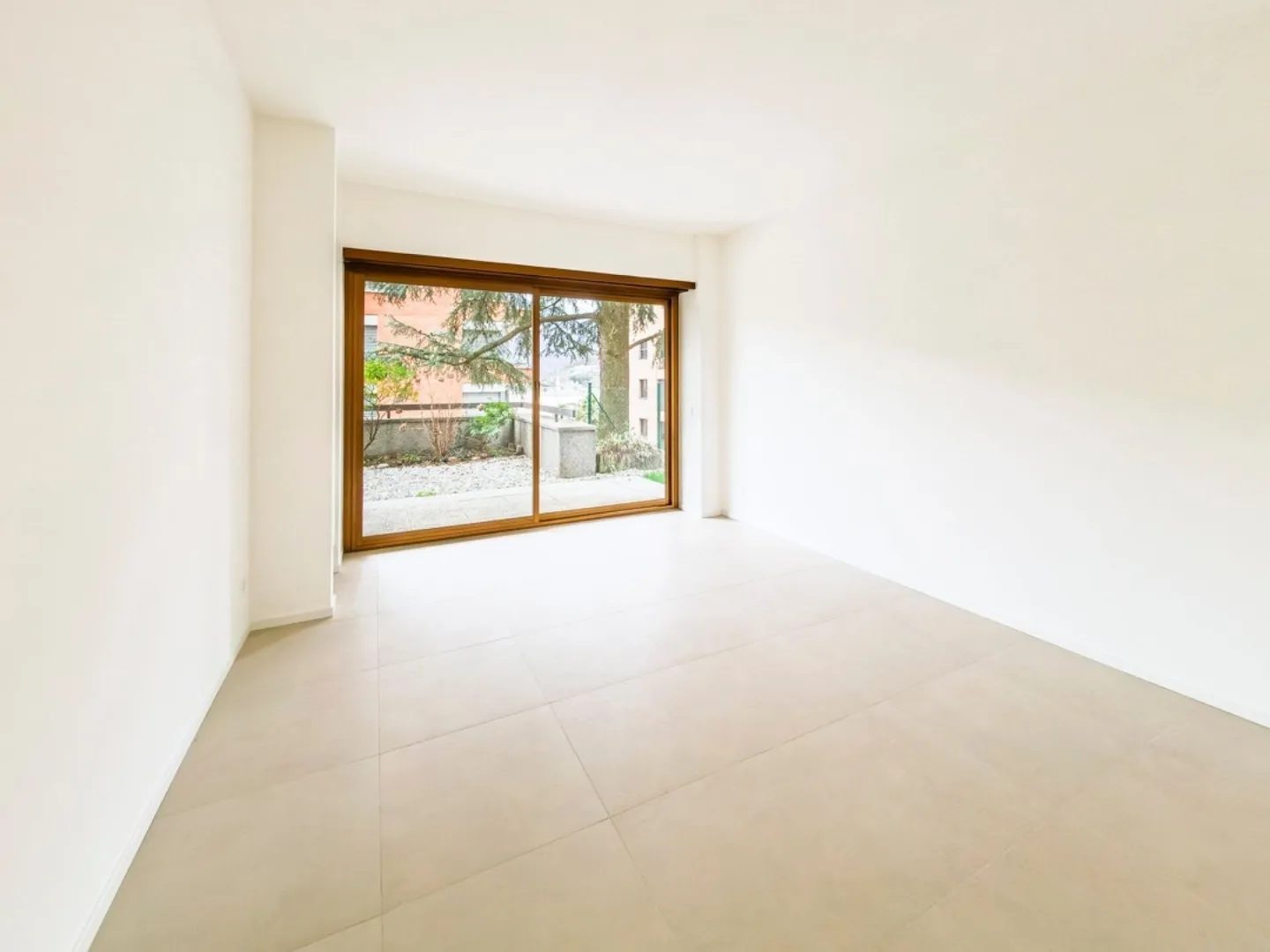 Appartement magnifiquement rénové avec jardin privé - Photo 8 sur 8