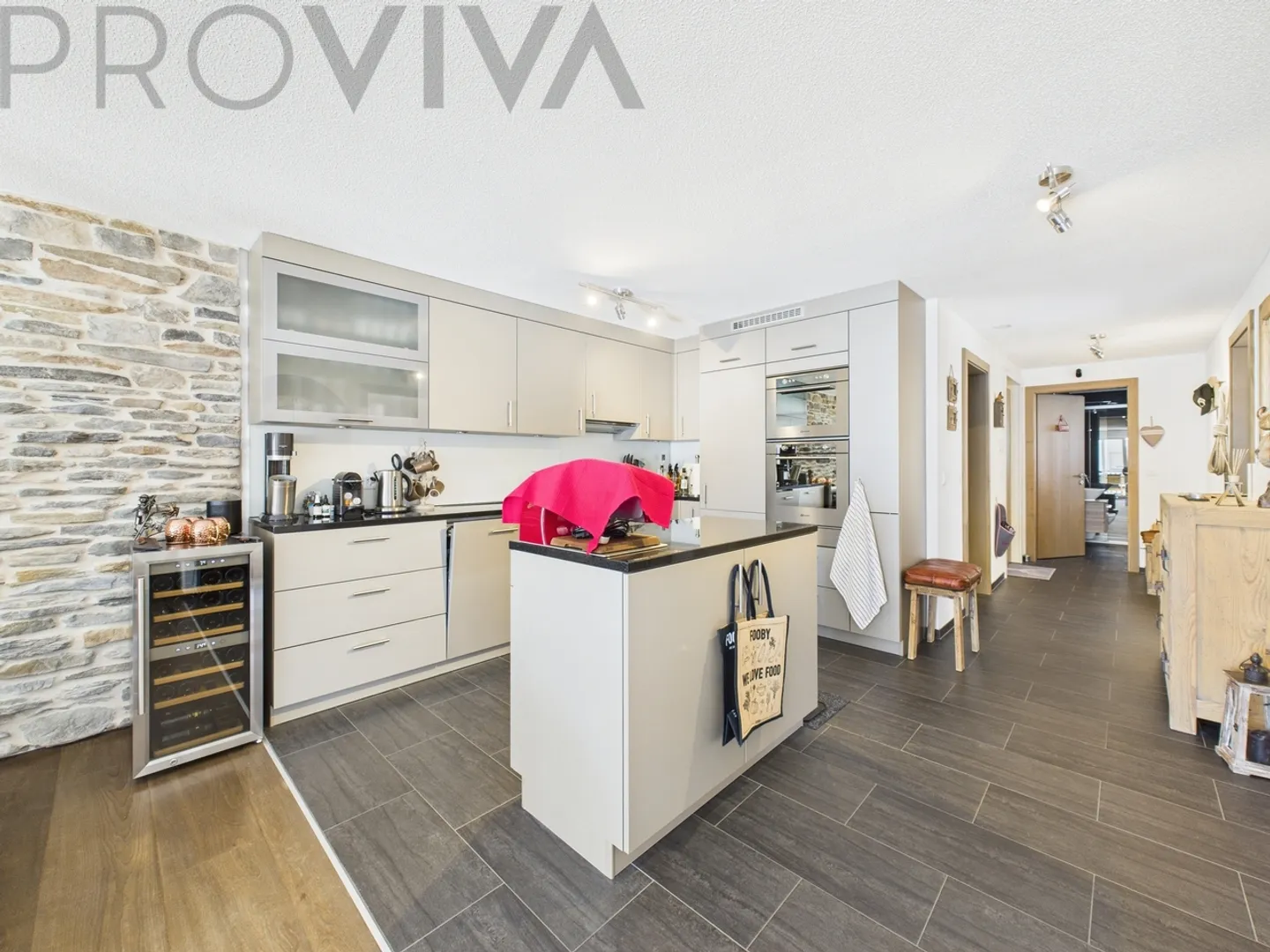 Furnished 4.5-room apartment - Photo 4 of 10