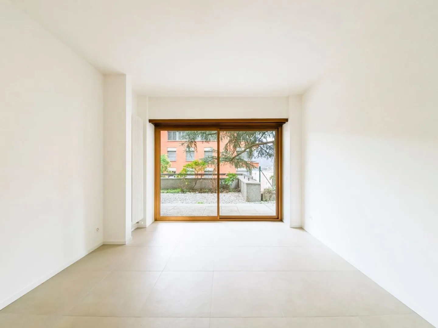 Appartement magnifiquement rénové avec jardin privé - Photo 7 sur 8