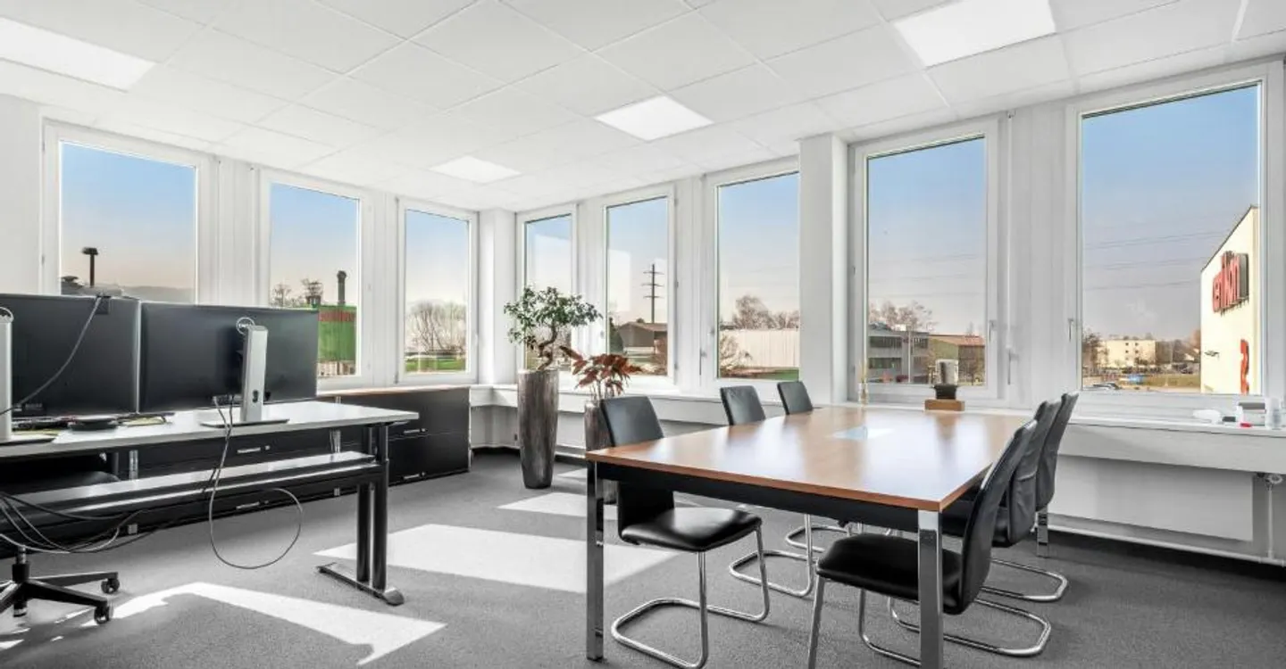 Looking for a new company headquarters? Commercial, production, and storage spaces with office starting from 5,000 m² - Photo 7 of 11