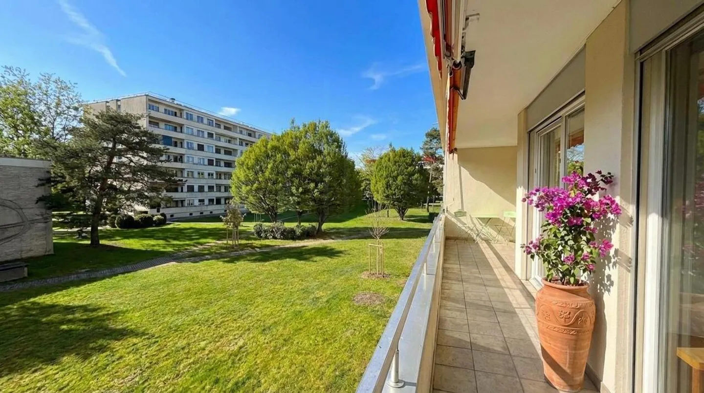 Furnished 5-room apartment for rent – Classic elegance and comfort - Photo 2 of 8