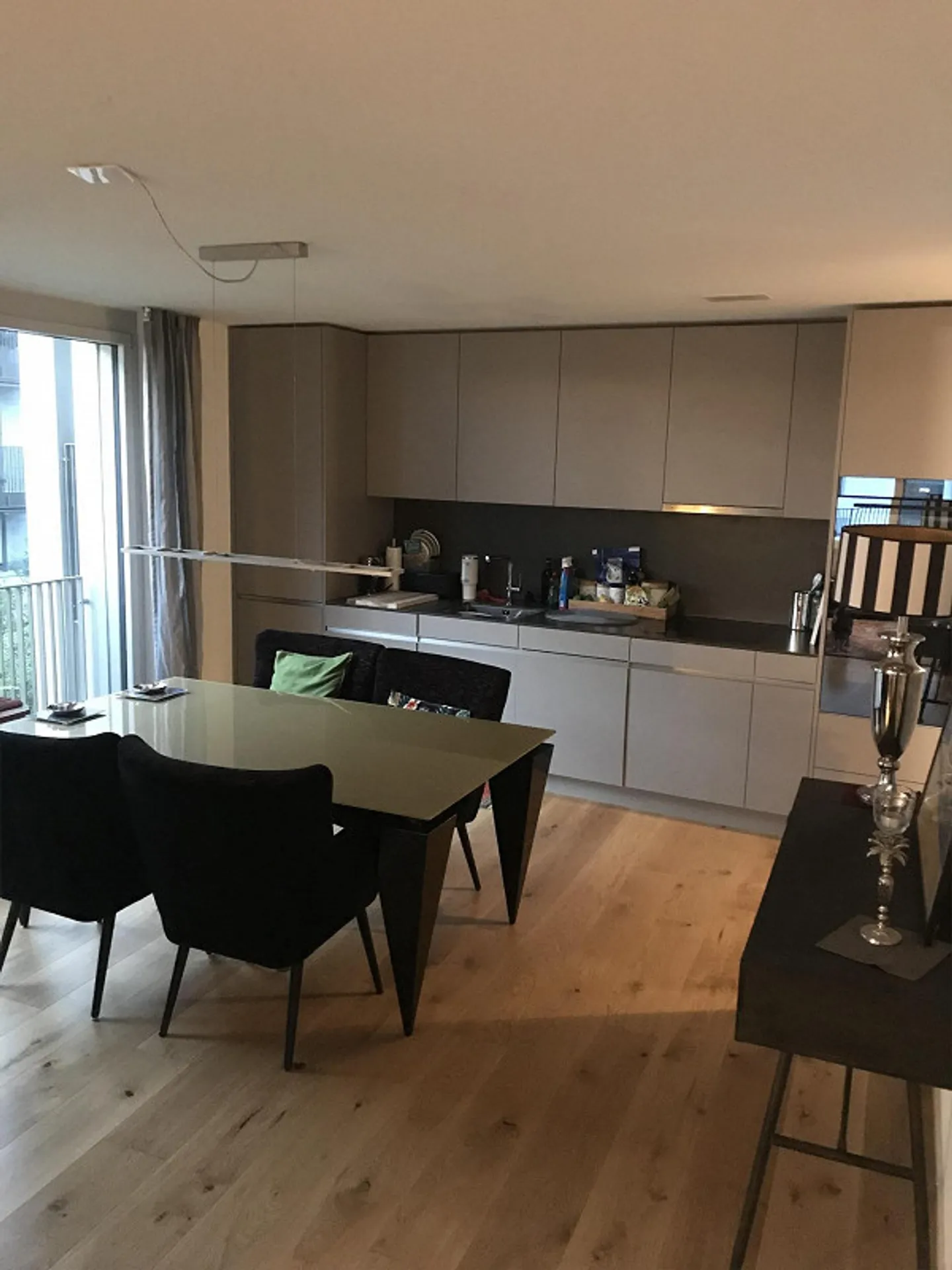 Appartamento moderno e affascinante di 2,5 stanze a Zurigo-Witikon - Foto 1 di 6