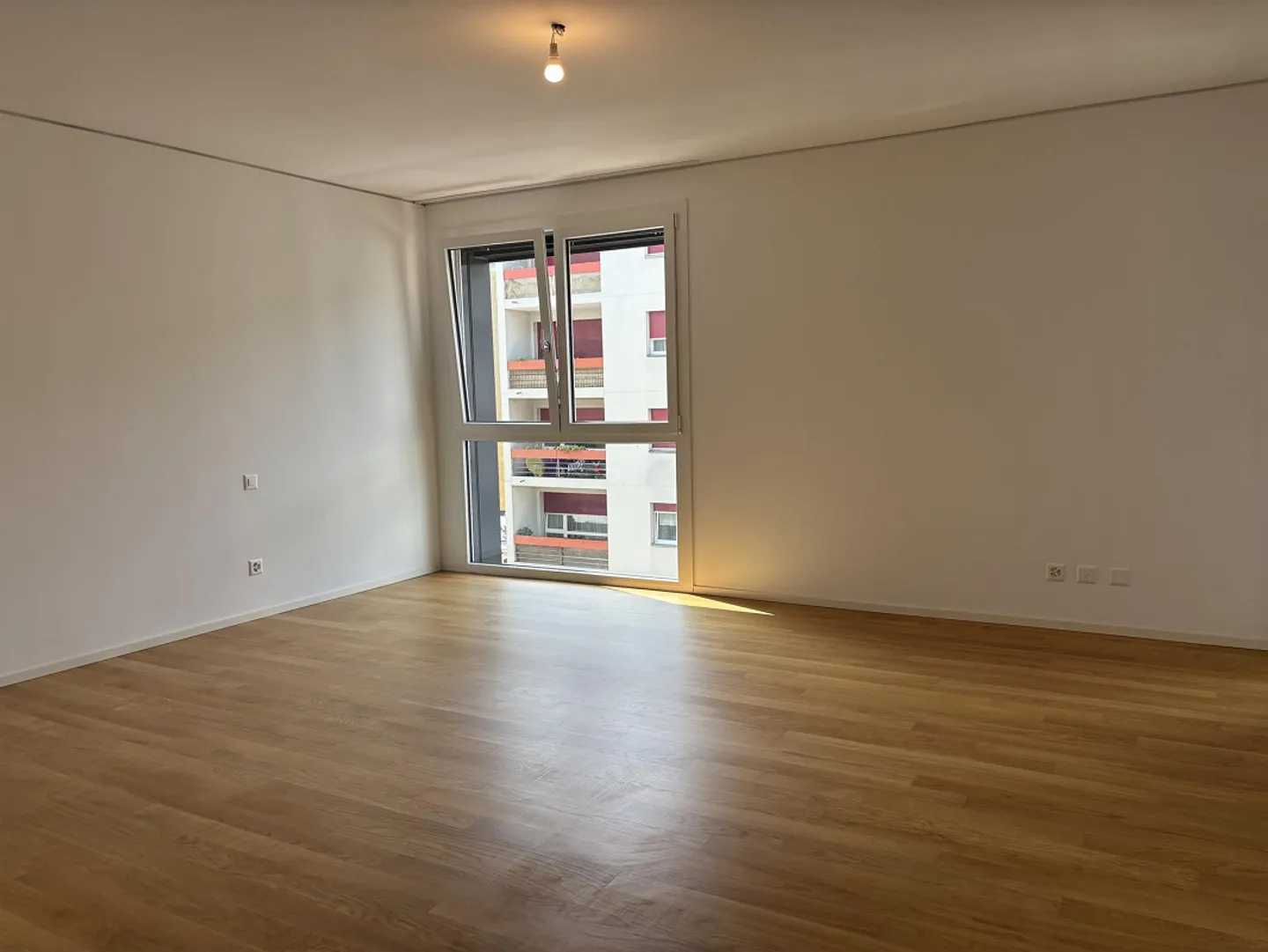 Geräumiges Studio in der oberen Etage im Herzen von Paradiso - Foto 2 von 5