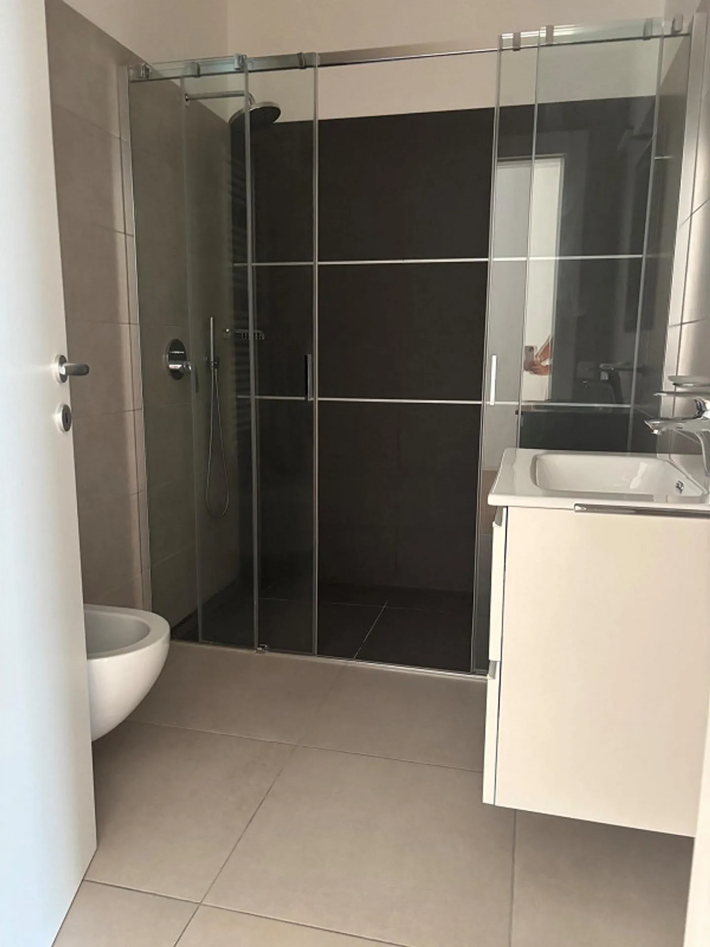 Geräumiges Studio in der oberen Etage im Herzen von Paradiso - Foto 5 von 5