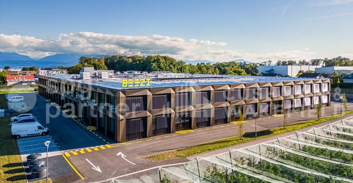 Edificio ad uso misto in affitto - Foto 6 di 10