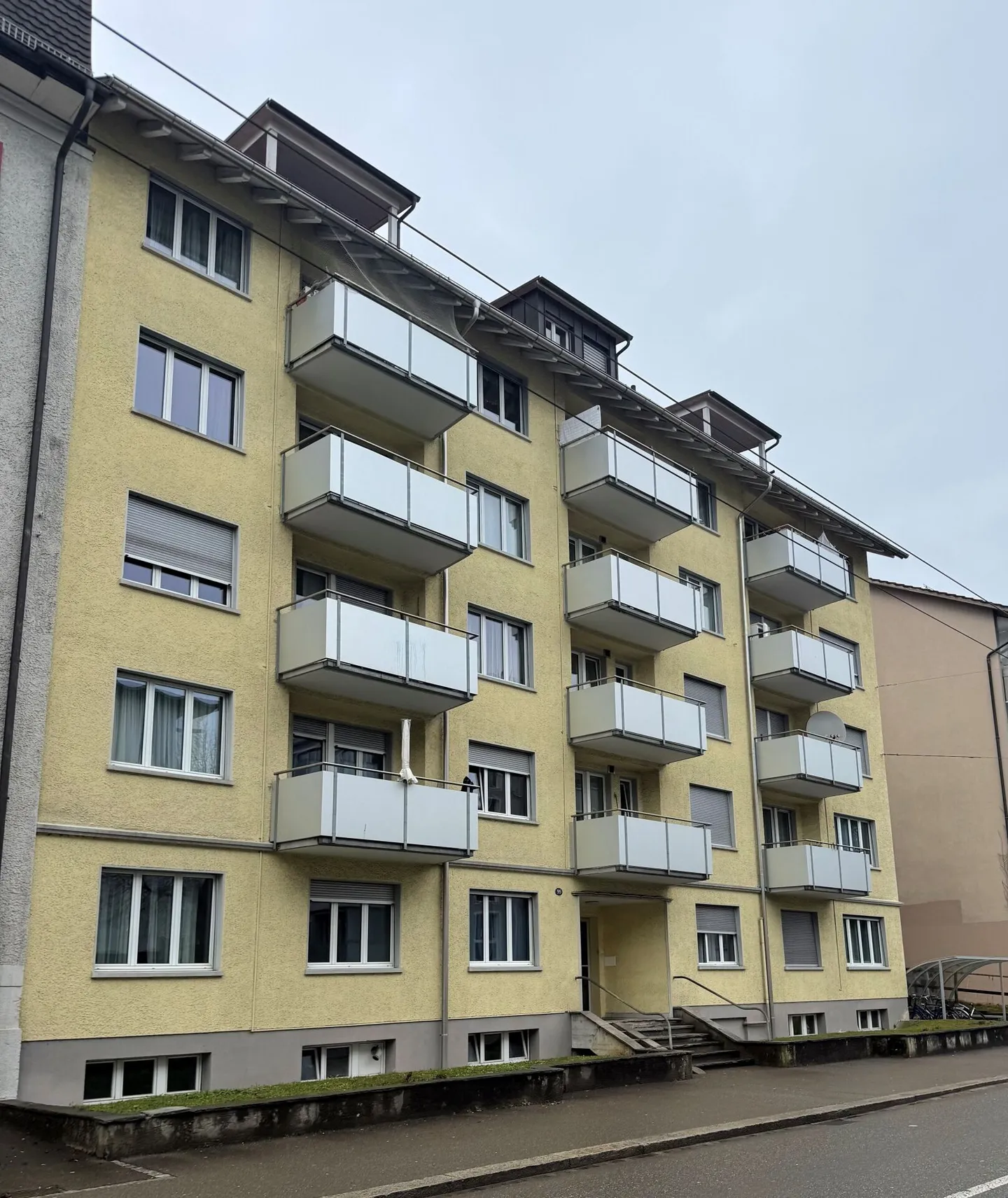 Appartamento accogliente con balcone nella migliore posizione - Foto 3 di 10