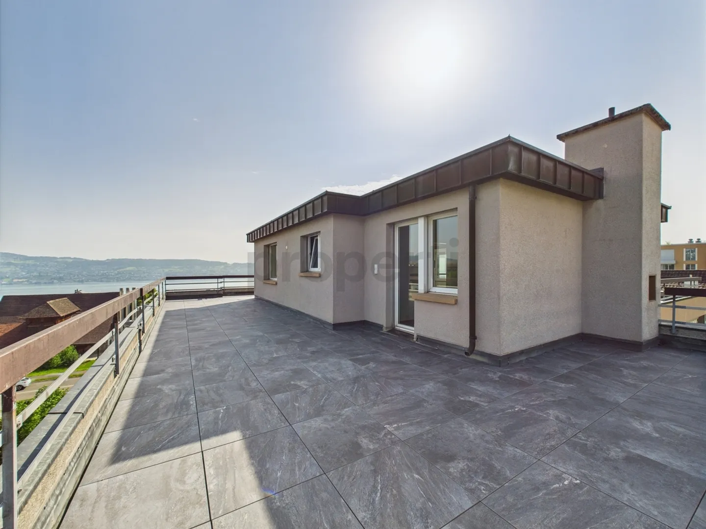 Appartement penthouse exclusif de 3 pièces avec vue à Wädenswil - Photo 1 sur 11