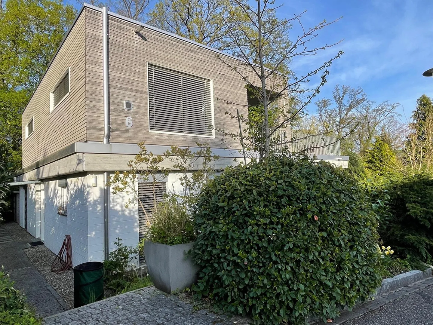Modernes Einfamilienhaus in Reinach - Foto 2 von 9