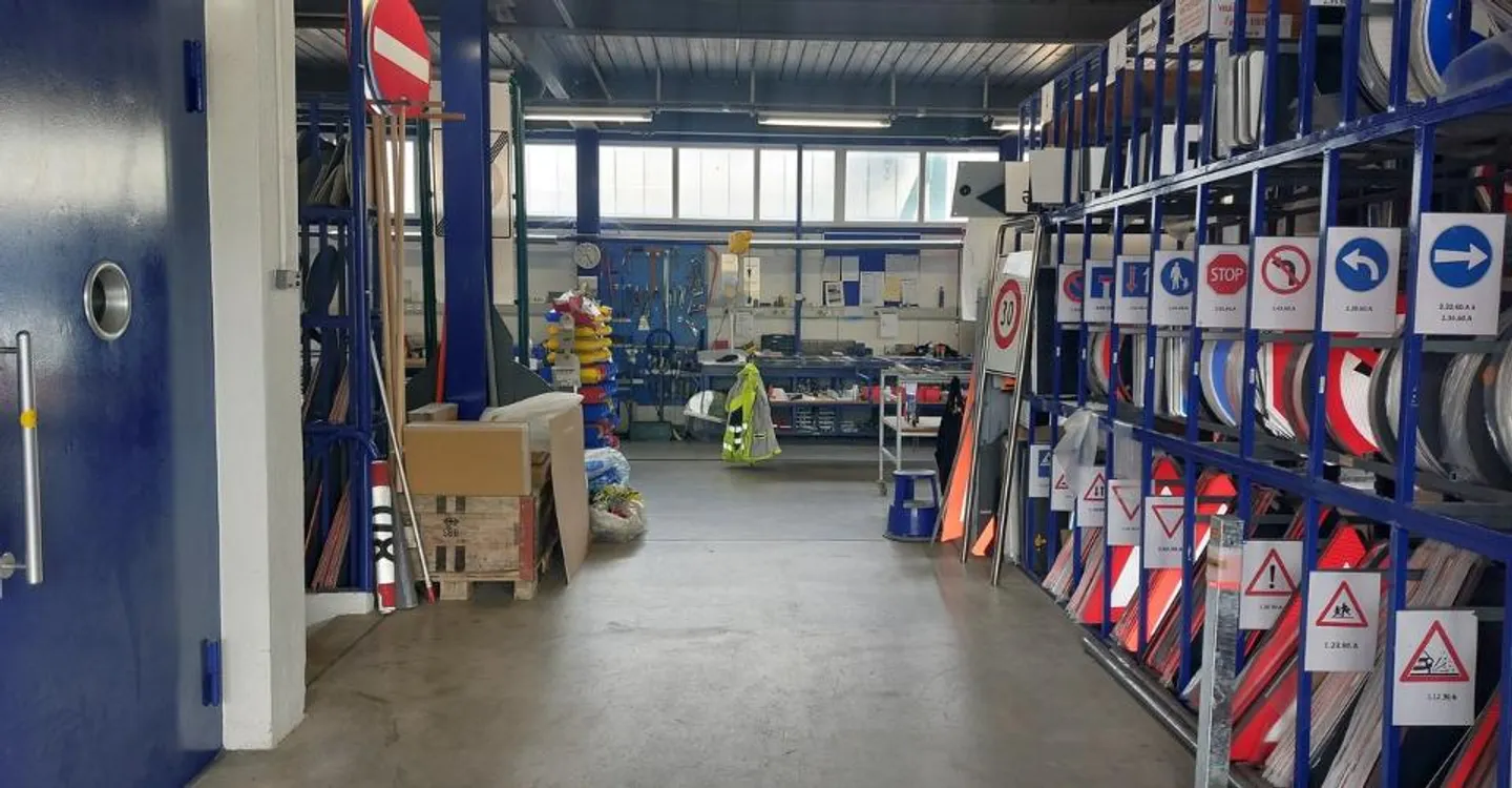 Warehouse/Workshop 272 m2 - Top Location - Close to Everything! - Photo 2 of 3