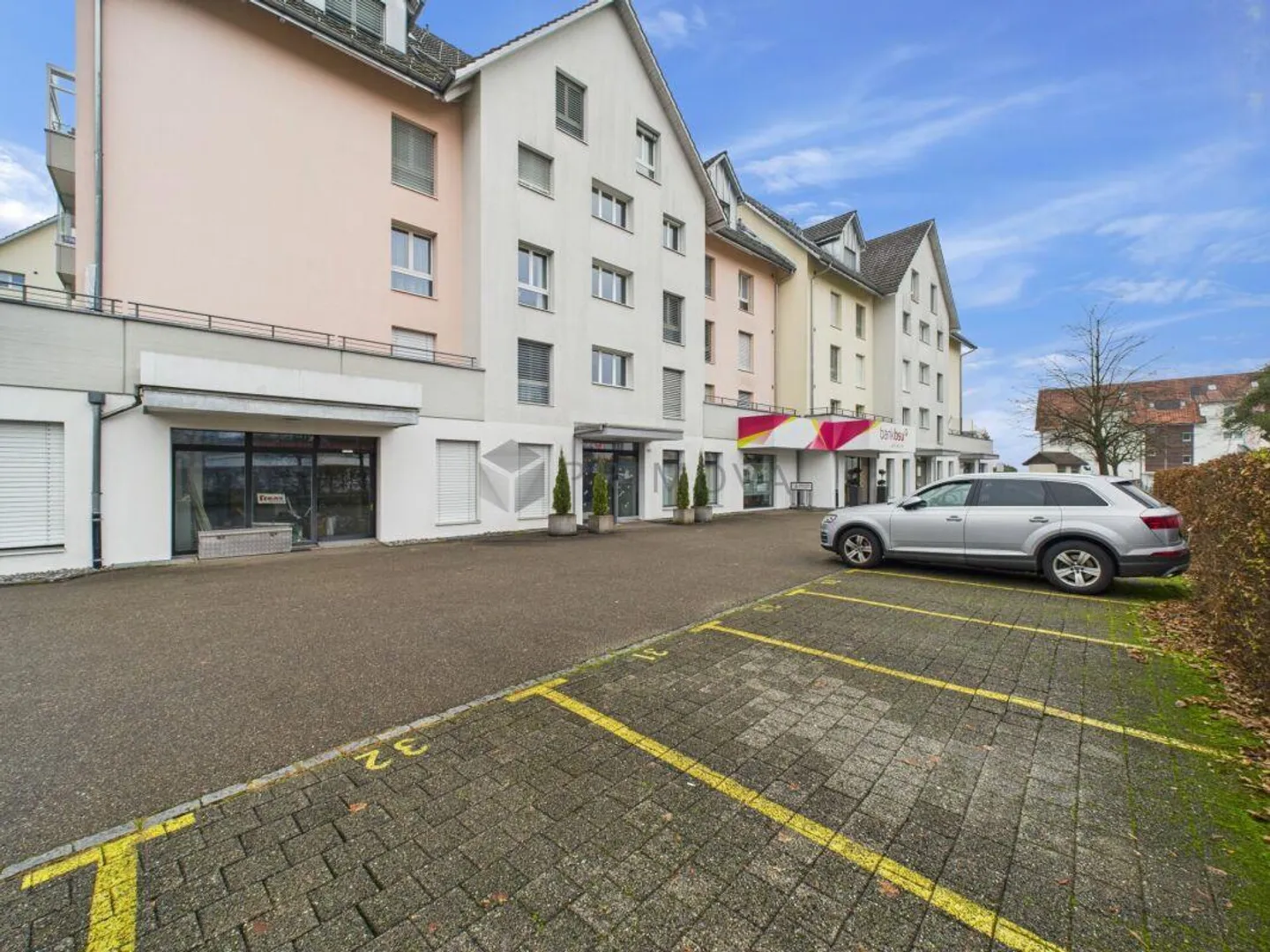 Appartement de 4,5 pièces bien entretenu dans un emplacement central à Volketswil - Photo 2 sur 10