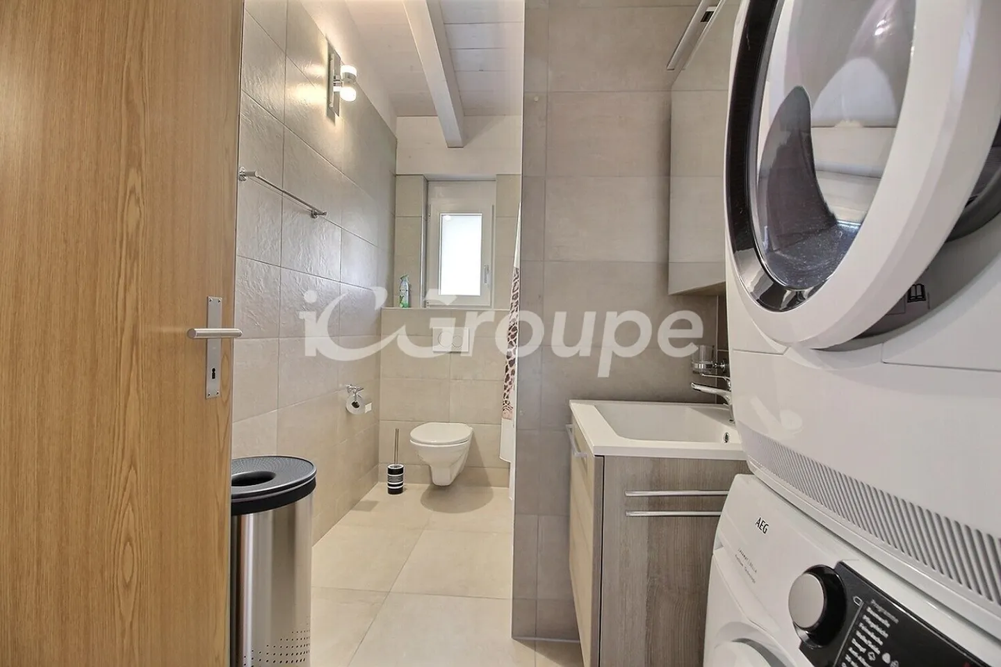 Attique élégant avec vue alpine - Photo 10 sur 13