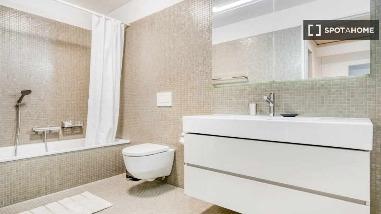 Découvrez, visitez et louez votre nouveau chez-vous en ligne en toute confiance. - Photo 10 sur 18