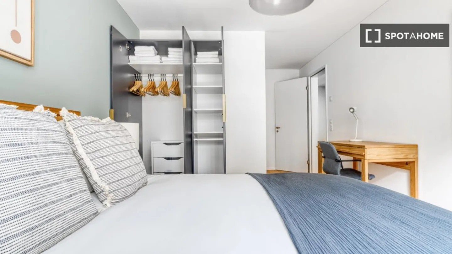 Découvrez, visitez et louez votre nouveau chez-vous en ligne en toute confiance. - Photo 9 sur 18