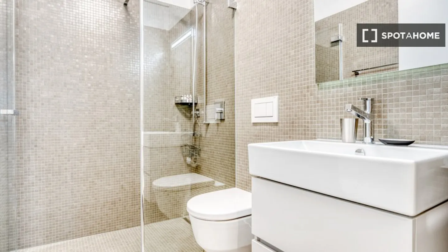 Découvrez, visitez et louez votre nouveau chez-vous en ligne en toute confiance. - Photo 13 sur 18