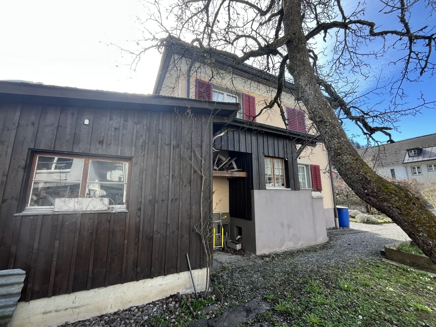 Geräumiges freistehendes Haus - Foto 4 von 17