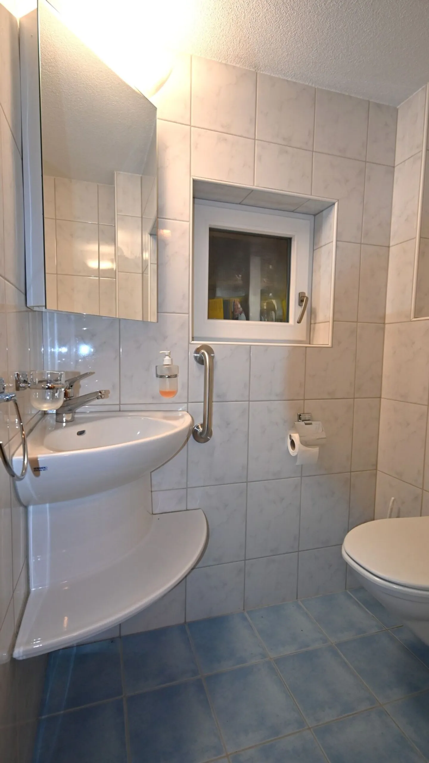 Geräumiges freistehendes Haus - Foto 6 von 17
