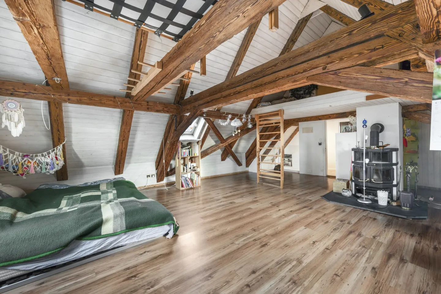 Charme trifft Komfort - Ihr stilvoll saniertes Zuhause mit Pool in Bischofszell - Foto 2 di 41