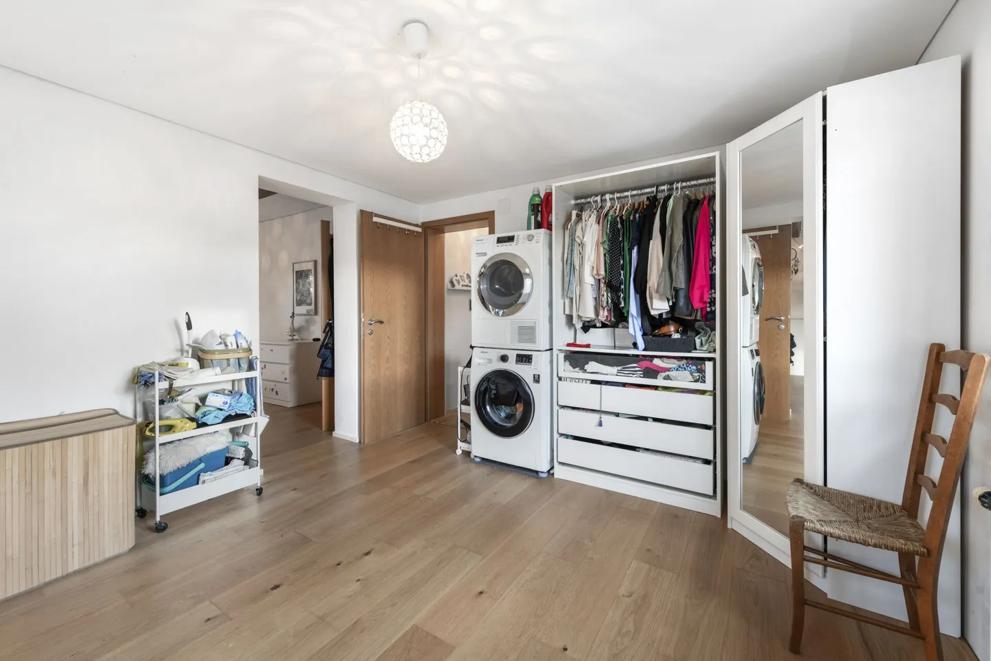 Charme trifft Komfort - Ihr stilvoll saniertes Zuhause mit Pool in Bischofszell - Foto 3 di 41