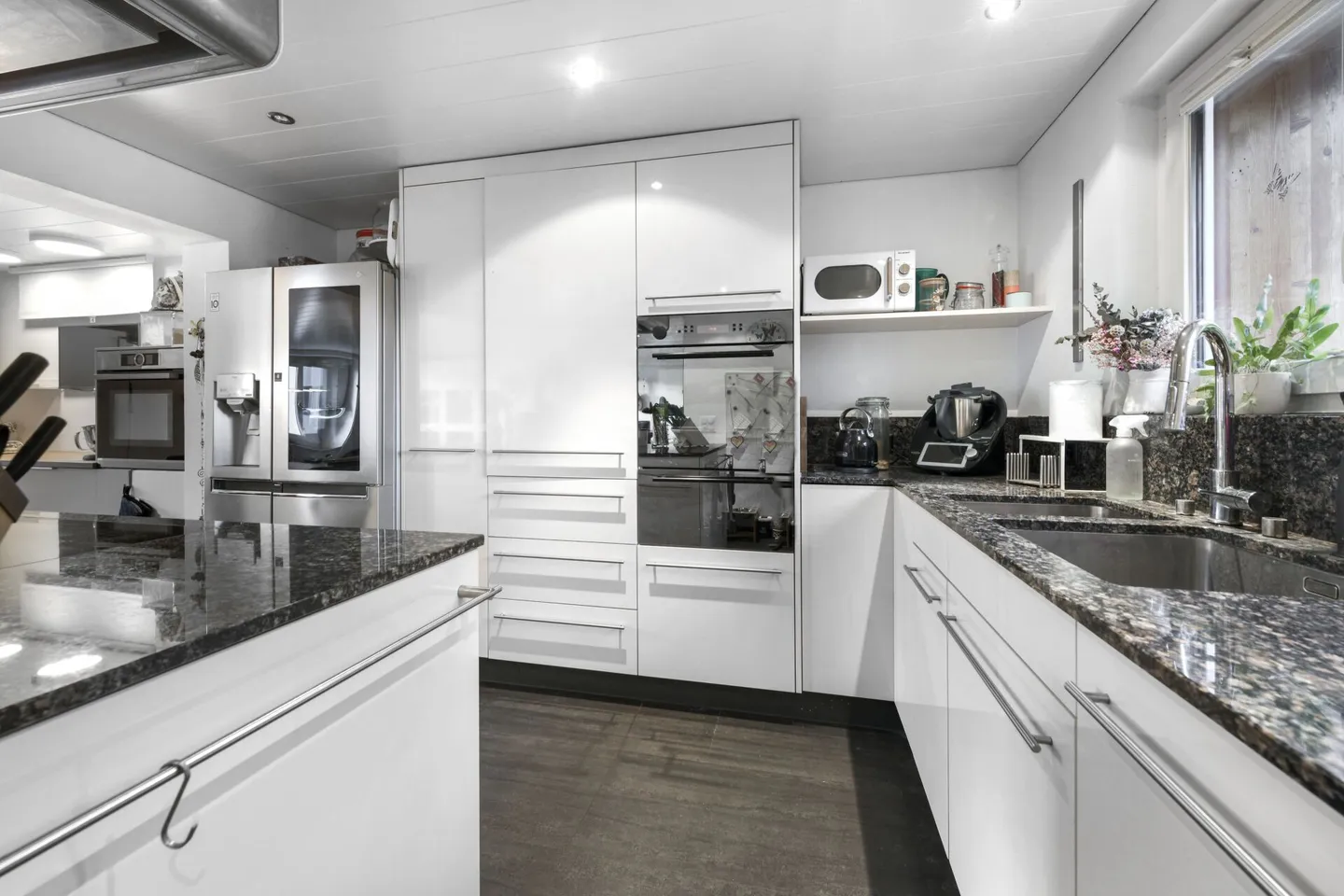 Charme trifft Komfort - Ihr stilvoll saniertes Zuhause mit Pool in Bischofszell - Foto 12 di 41