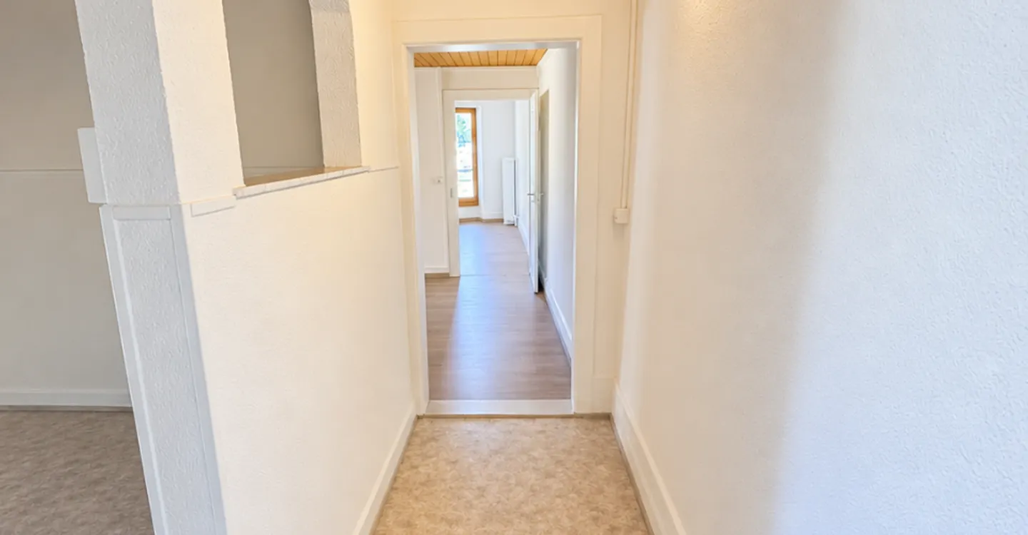Investimento o residenza principale – 2,5 locali con vista sulla cattedrale nella Bassa Città - Foto 3 di 8