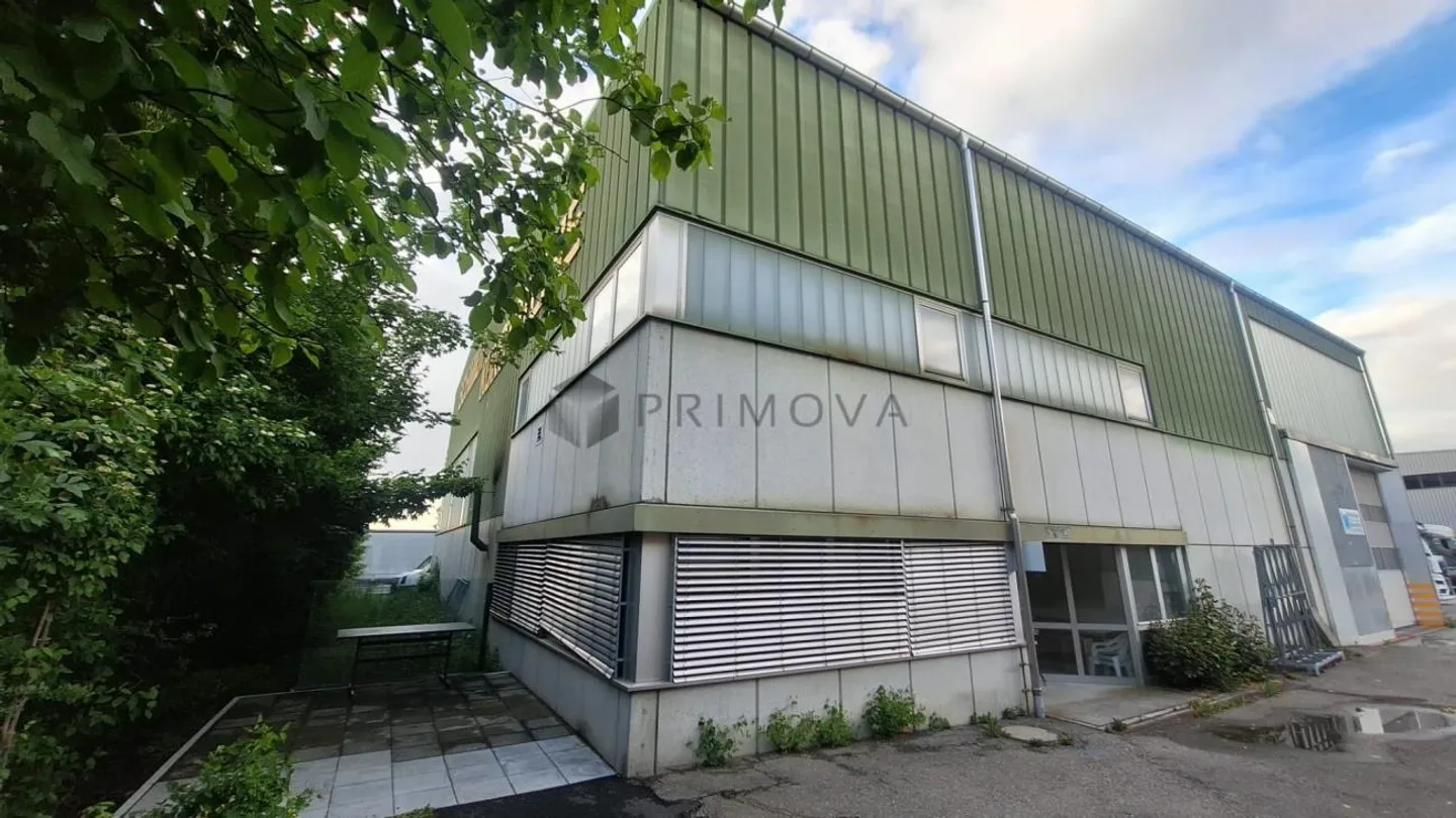 Capannone commerciale con area esterna - ideale per logistica e trasporti - Foto 4 di 12