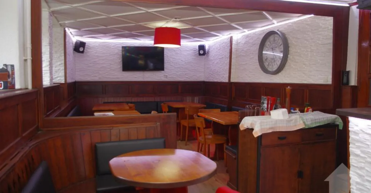 Charmant Café-Restaurant avec Appartement - Photo 4 sur 11