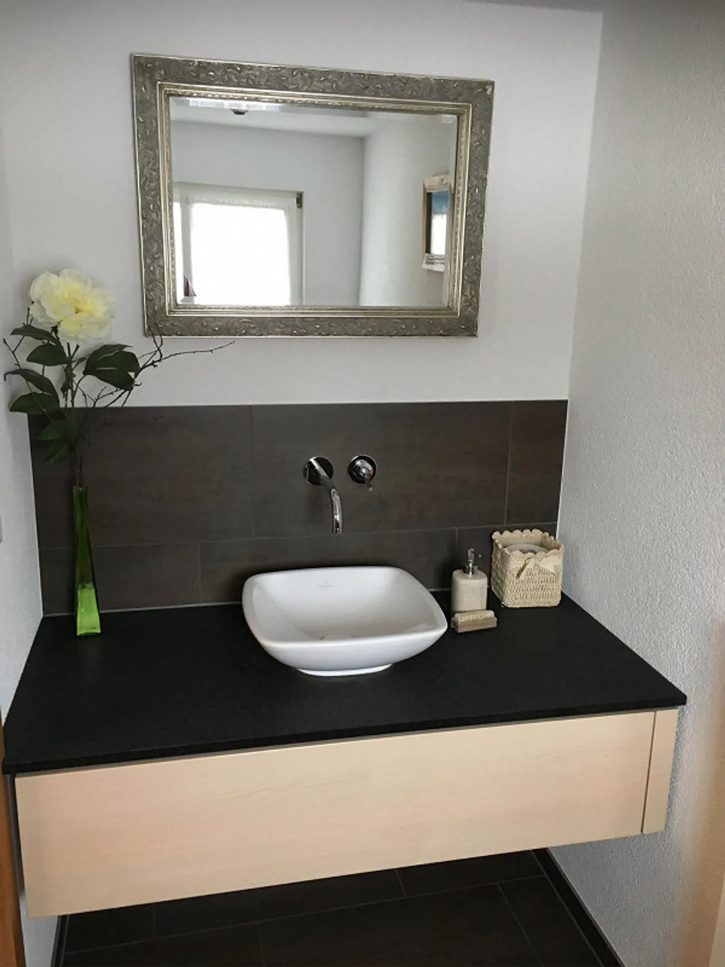 Modern House Section - Photo 4 of 6