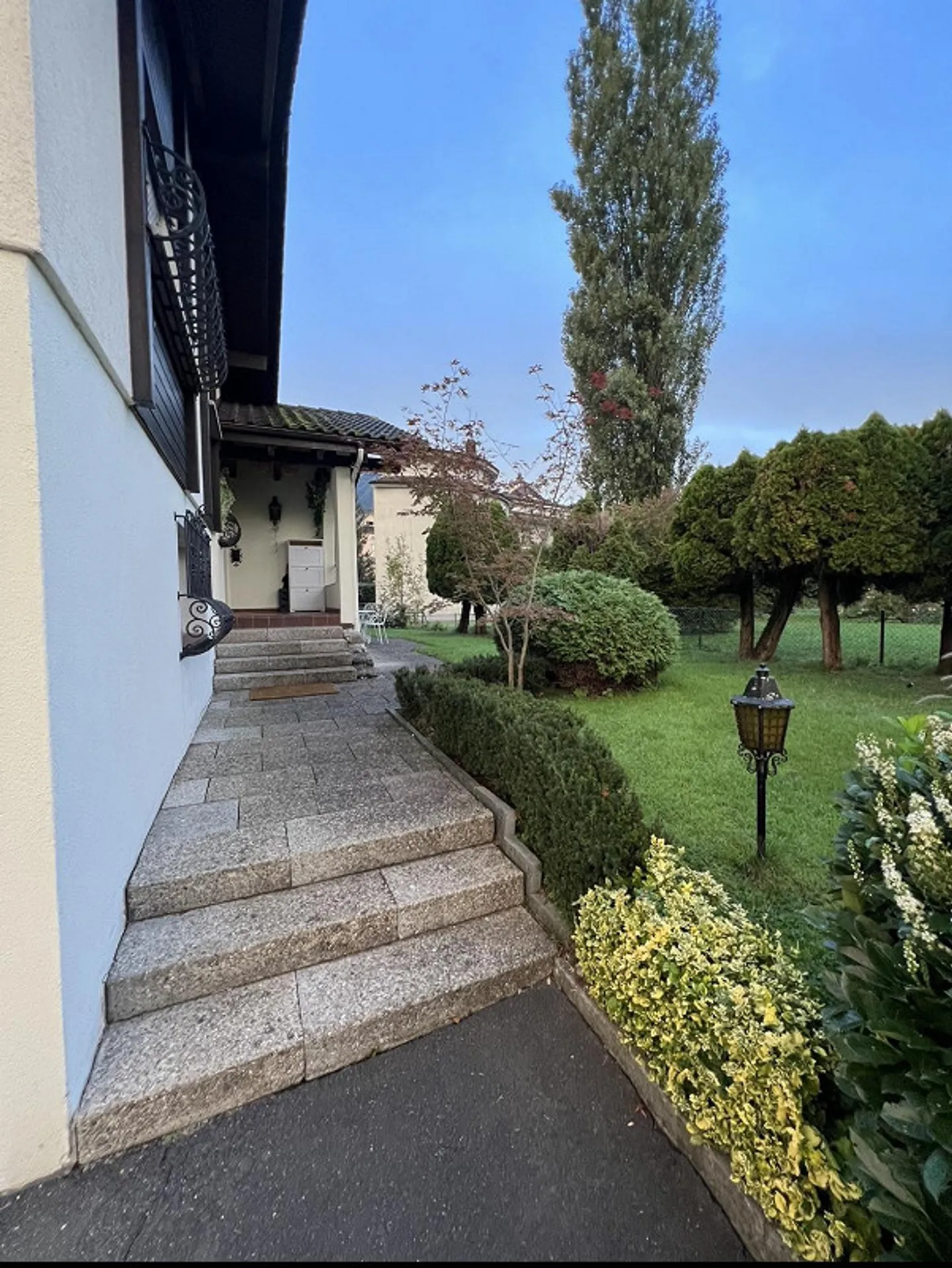 Casa unifamiliare idilliaca di 5,5 stanze in una posizione centrale e tranquilla - Foto 3 di 15