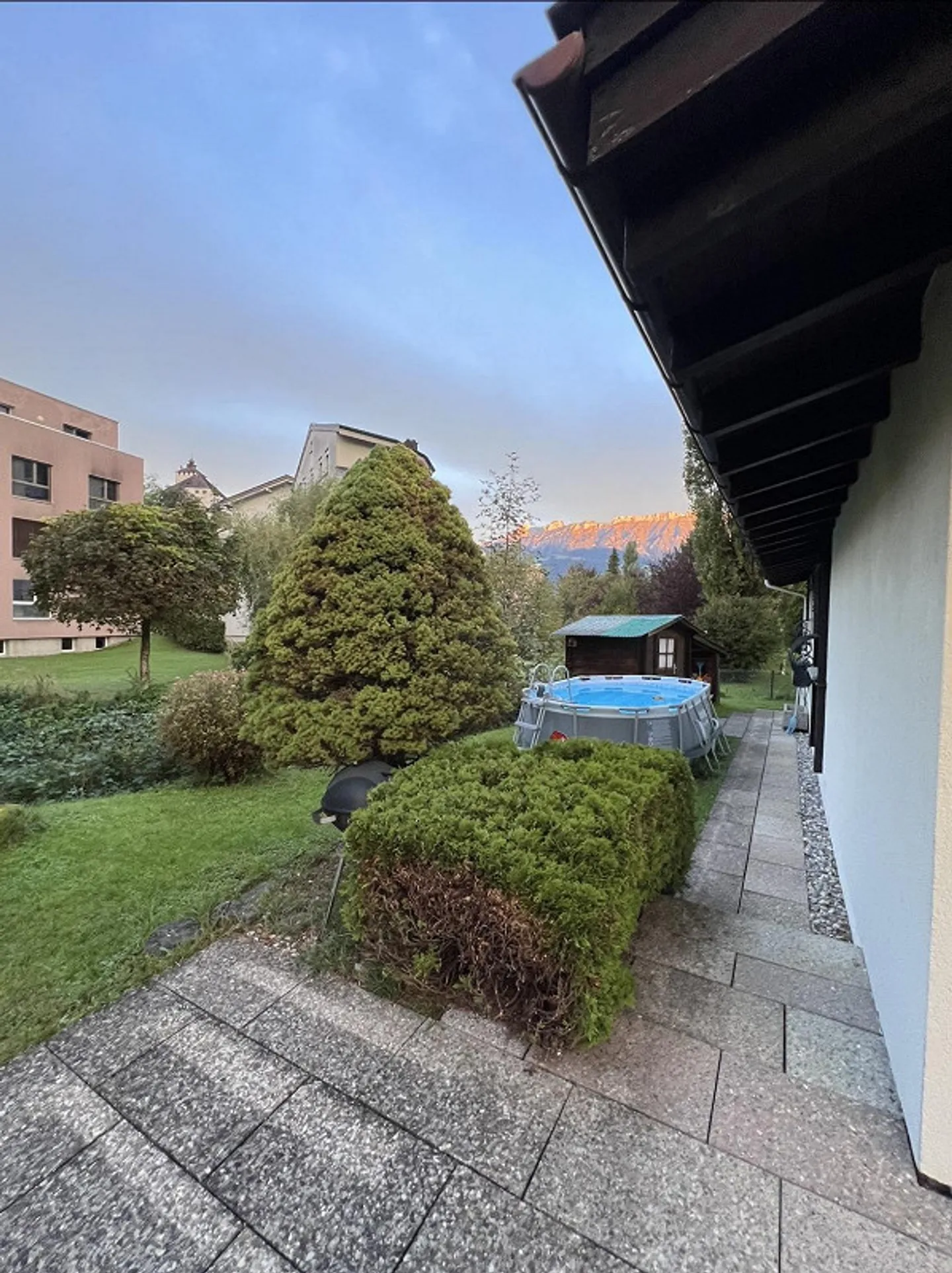 Casa unifamiliare idilliaca di 5,5 stanze in una posizione centrale e tranquilla - Foto 4 di 15