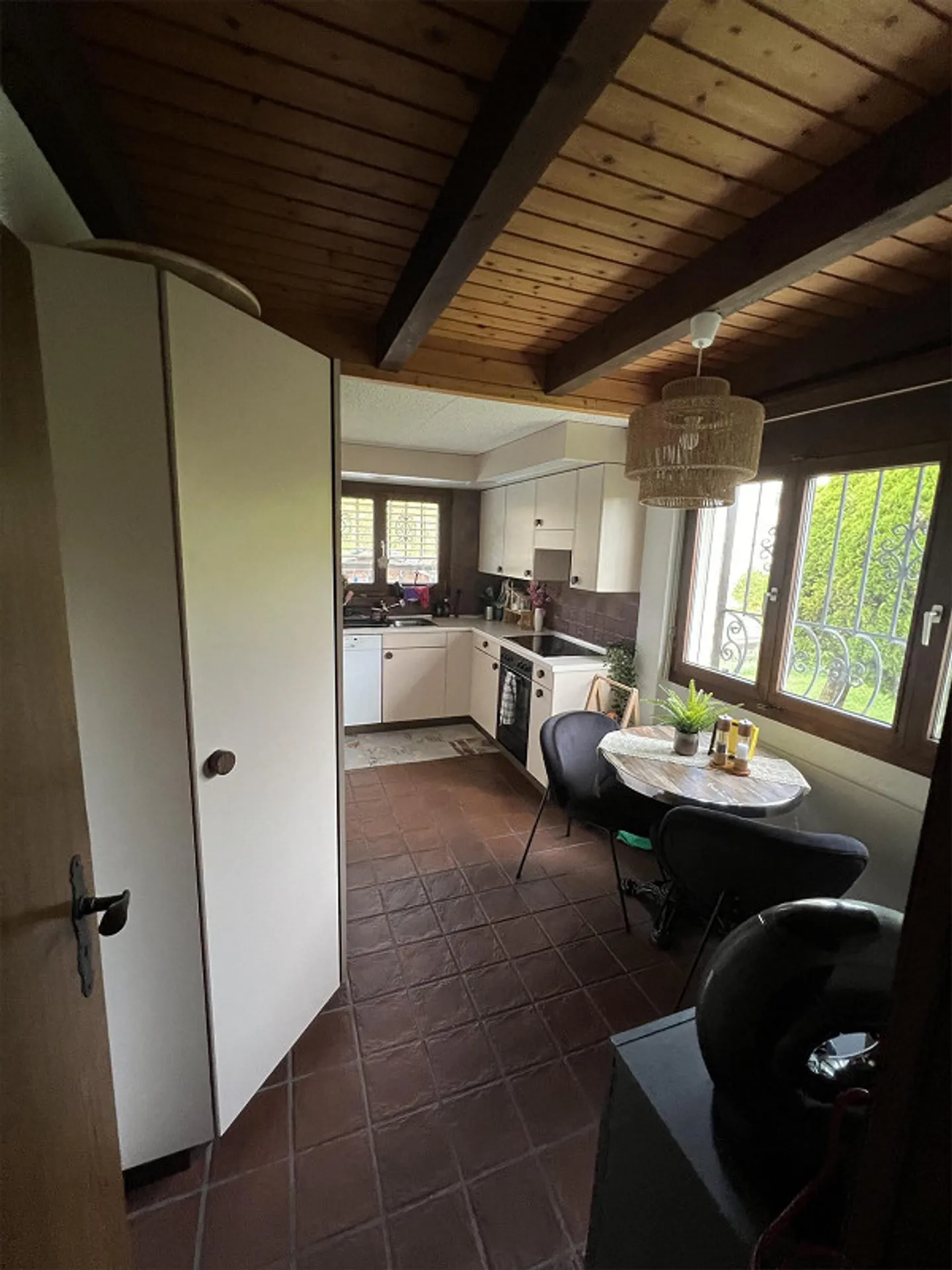Casa unifamiliare idilliaca di 5,5 stanze in una posizione centrale e tranquilla - Foto 8 di 15